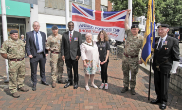 Darren Henry MP celebrates Armed Forces Week